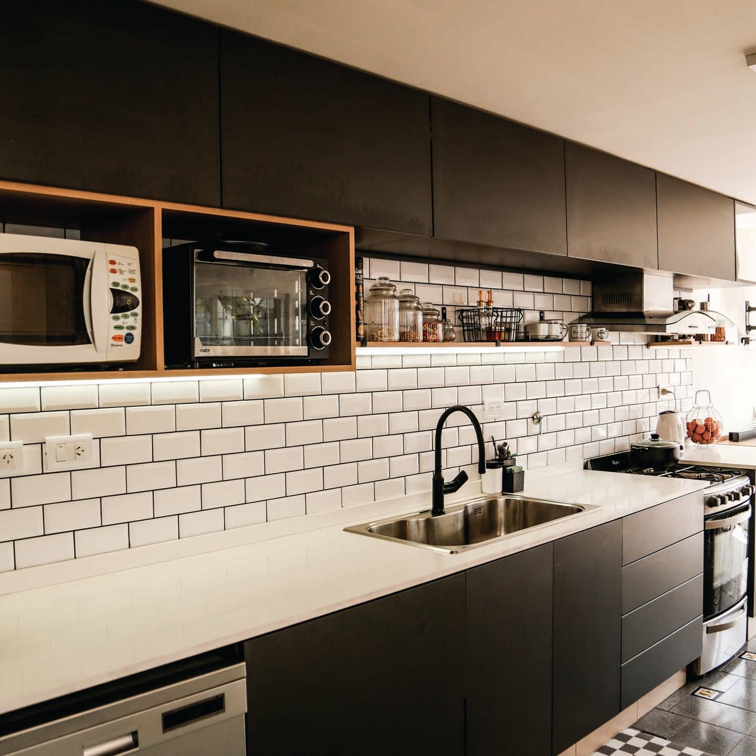 Cocina remodelada por GLIKAD